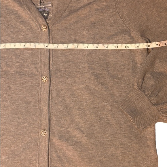 Adrianna Papell grey cardigan NWT. Silver buttons. Pleated sleeves. Size Large. - Picture 3 of 10